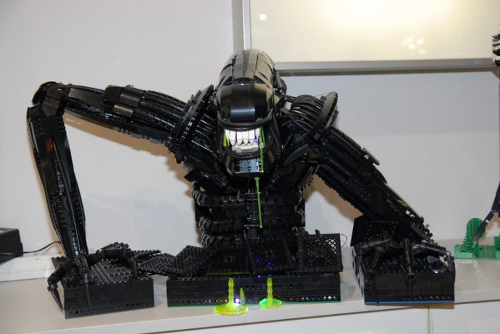 Xenomorph Lego James Cameron's Aliens Movie Re-Created in Lego