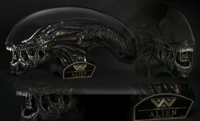 Alien head statue (wave-hun)