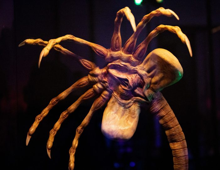 Icons Of Darkness_10.9.21_AVP_Aliens Facehugger_148sm (Mike Monaghan)