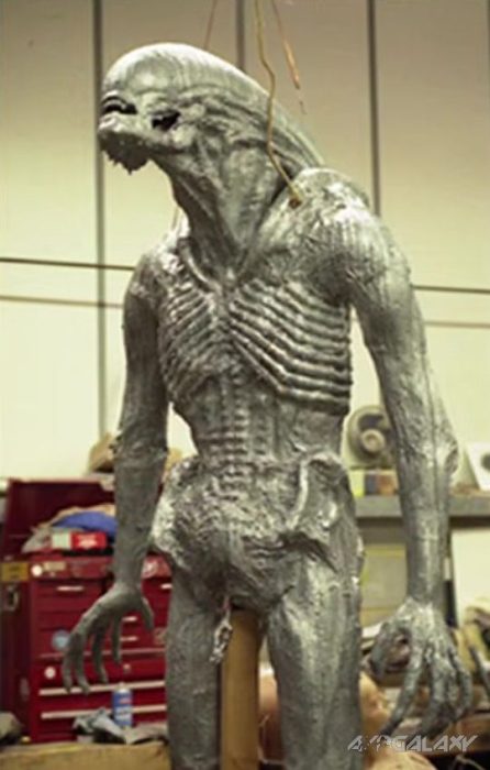 A full-size alien model for the hot lead.